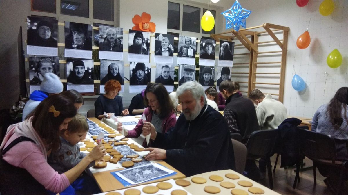 Подарим детям радость на праздник Рождества Христова всей общиной!
