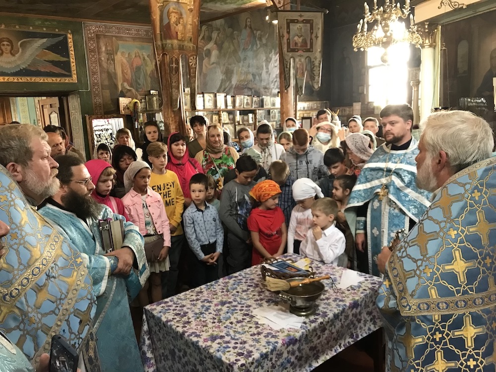 Дети в Свято-Вознесенском храме получили благословение на новый учебный год