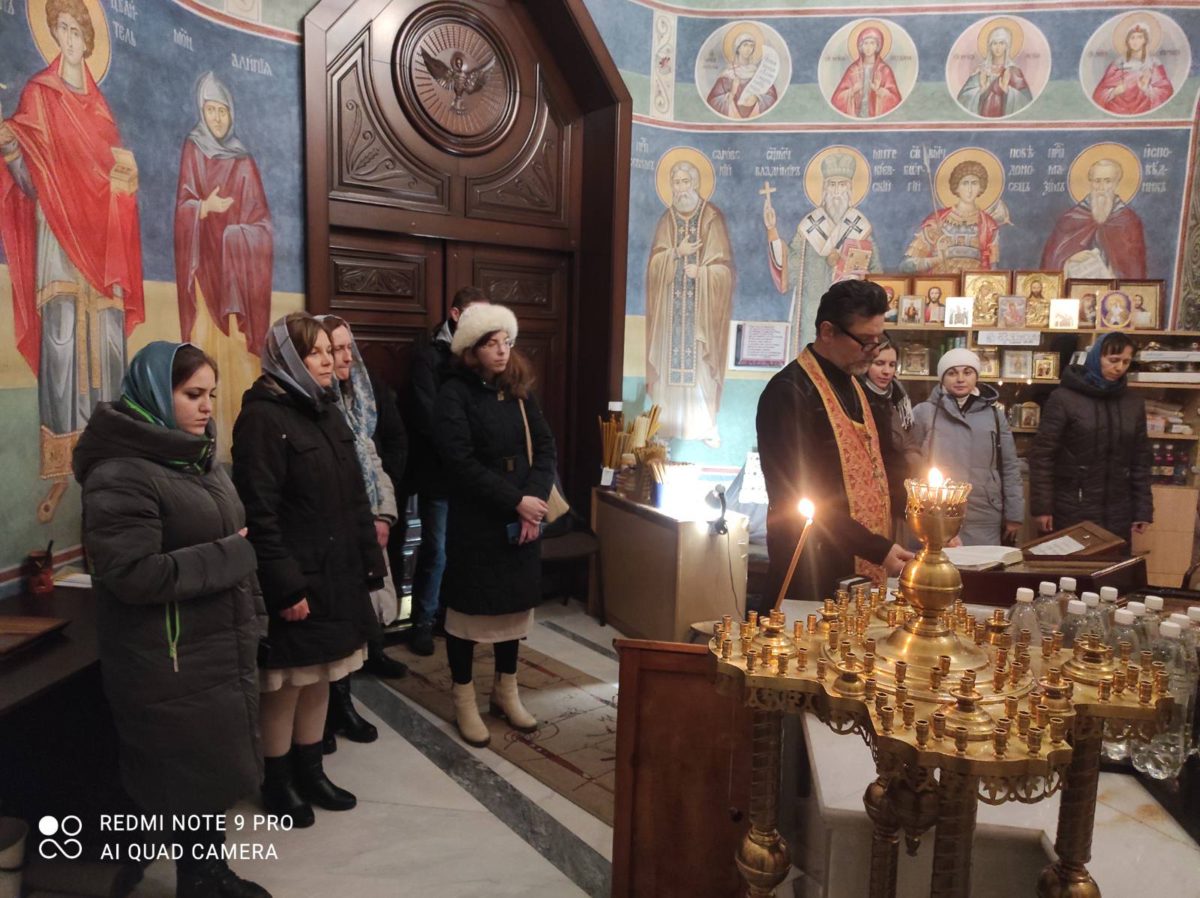 Молодежь «Парасольки» поблагодарила Бога за помощь в служении ближнему