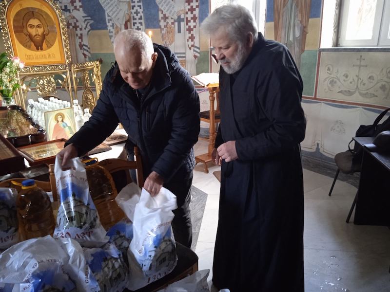 Громада Свято-Вознесенського храму зібрала продуктові набори для захисників України